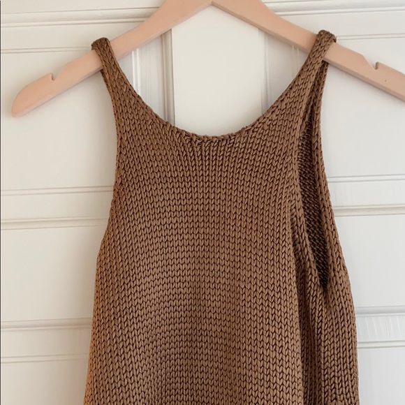 EUC Vince silk woven tank top, size XS - Picture 3 of 4